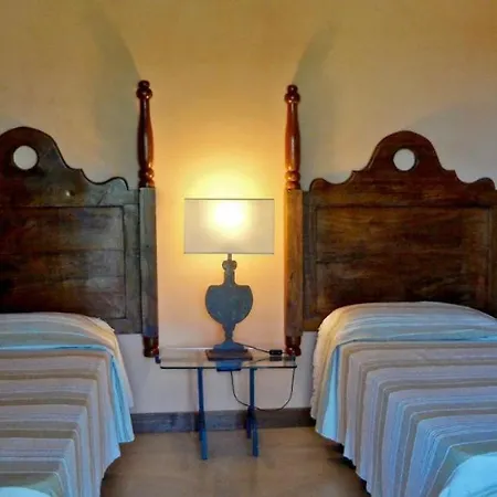 Cave Garden Bed & Breakfast *