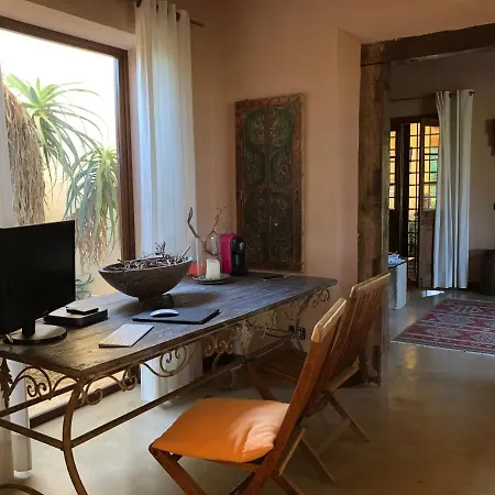 Cave Garden Bed & Breakfast Favignana